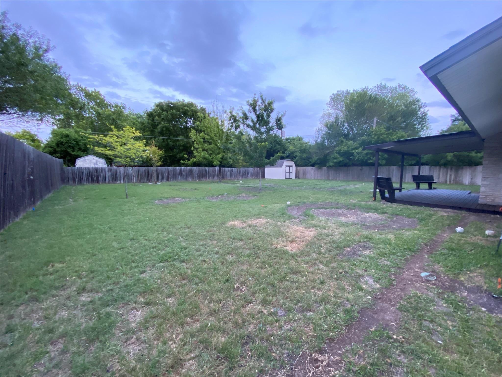 13307 Effingham St Property Photo 17