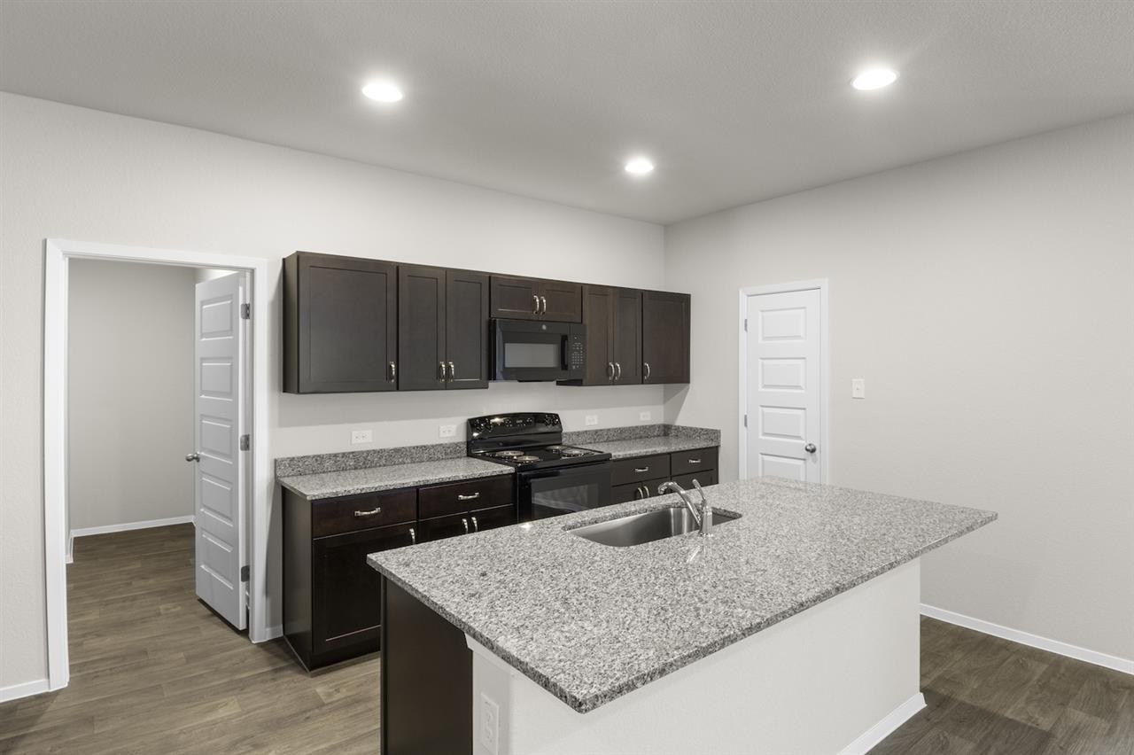 2432 Ambling Trl Property Photo 5
