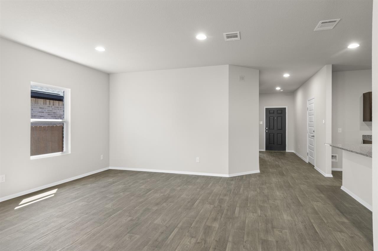 2432 Ambling Trl Property Photo 8