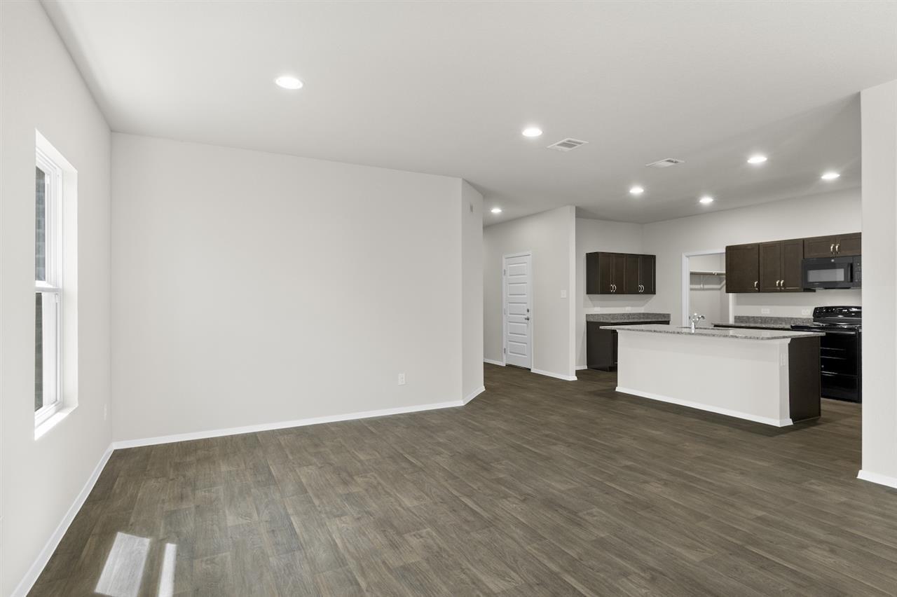 2432 Ambling Trl Property Photo 10