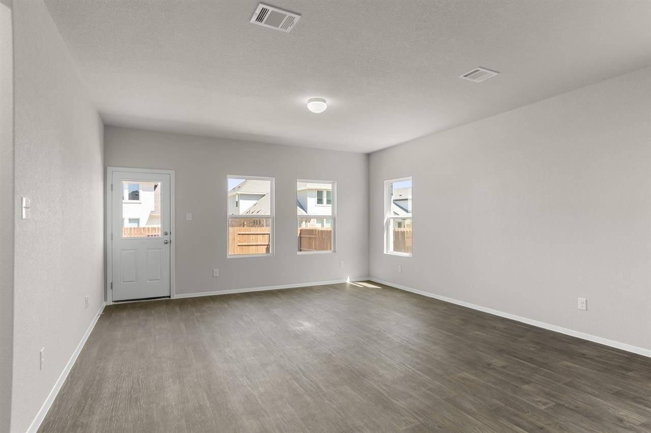 2432 Ambling Trl Property Photo 13