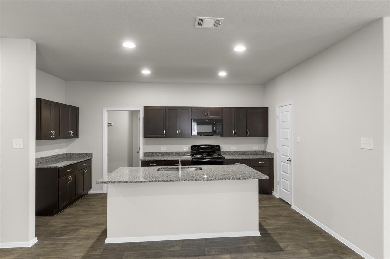 2432 Ambling Trl Property Photo 18
