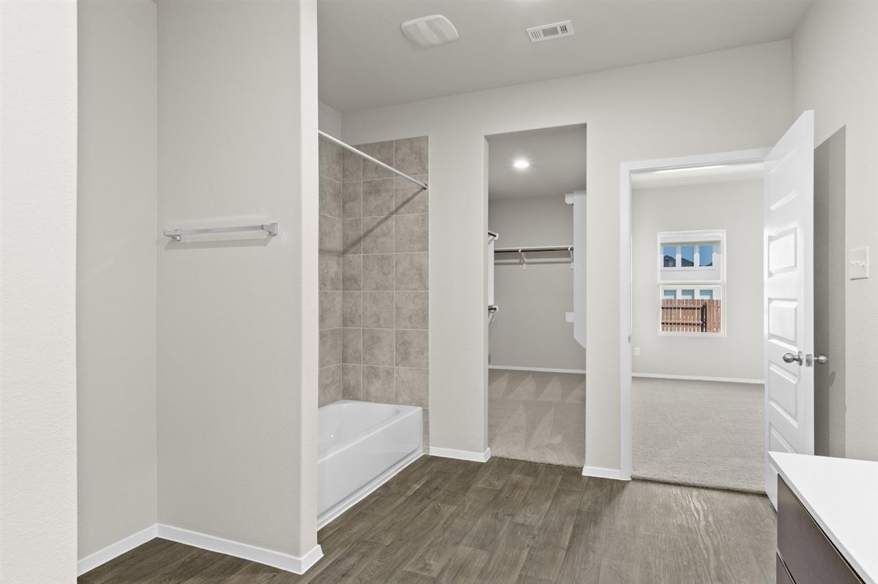 2432 Ambling Trl Property Photo 25
