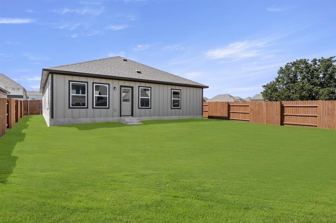 2432 Ambling Trl Property Photo 31