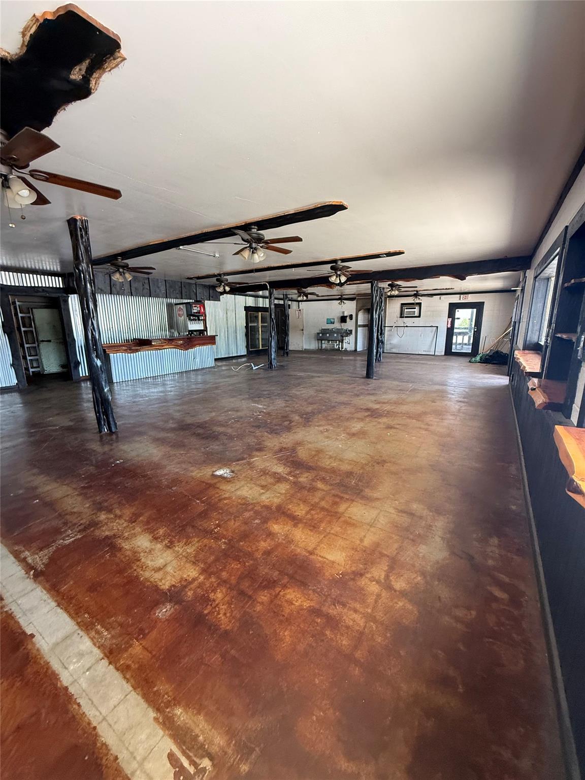 211 S Us Highway 281 None Property Photo 3