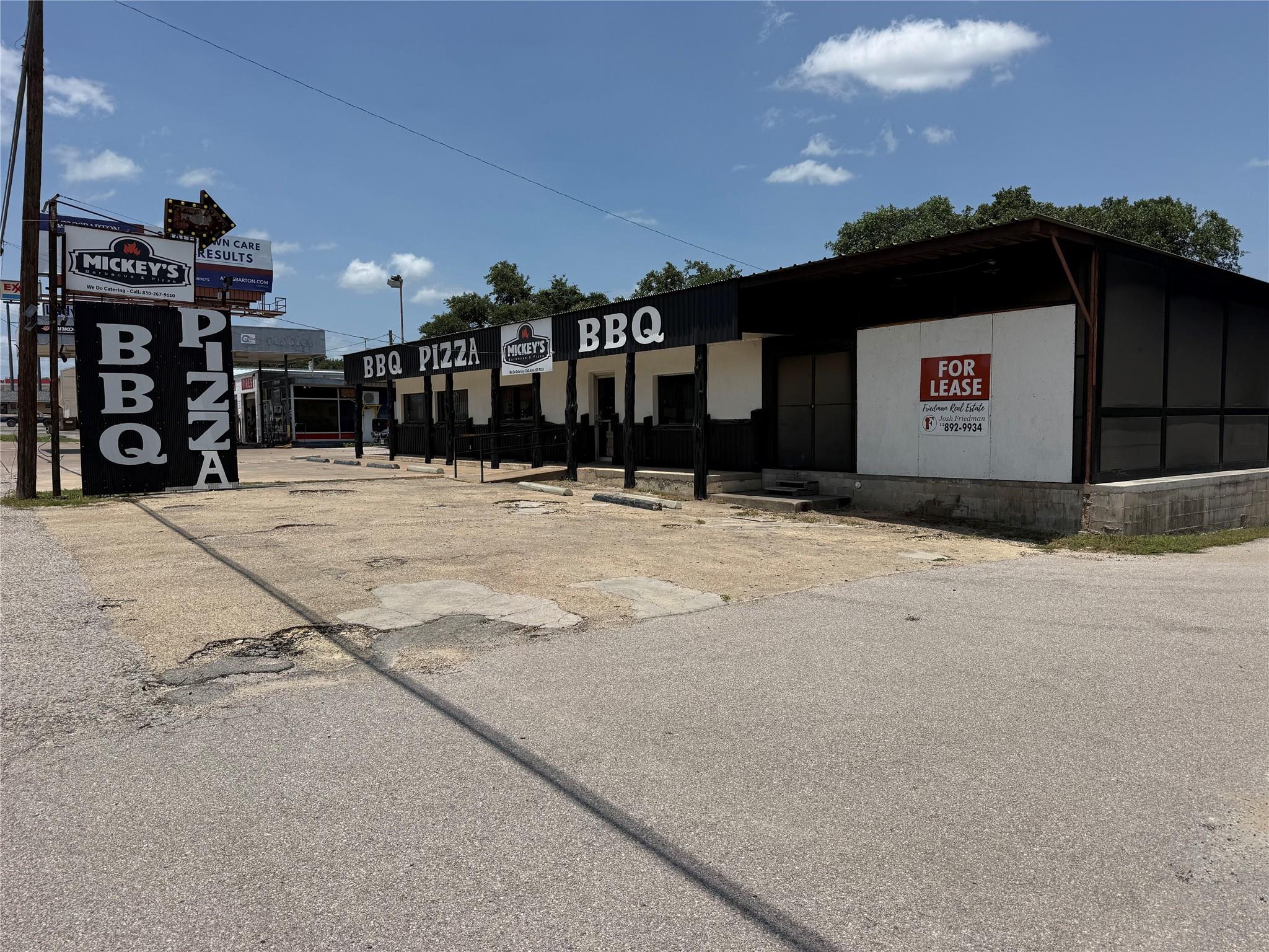 211 S Us Highway 281 None Property Photo 8