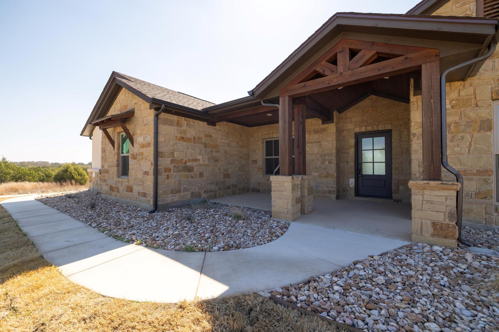 141 Whispering Wind Rd Property Photo 5