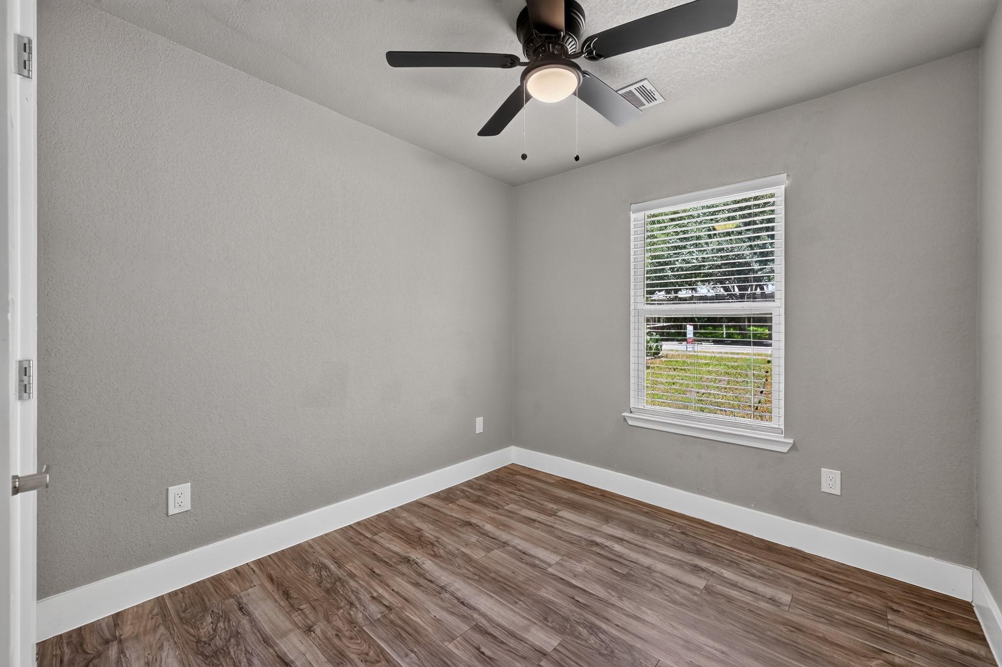 2321 Lakehurst Dr Property Photo 20