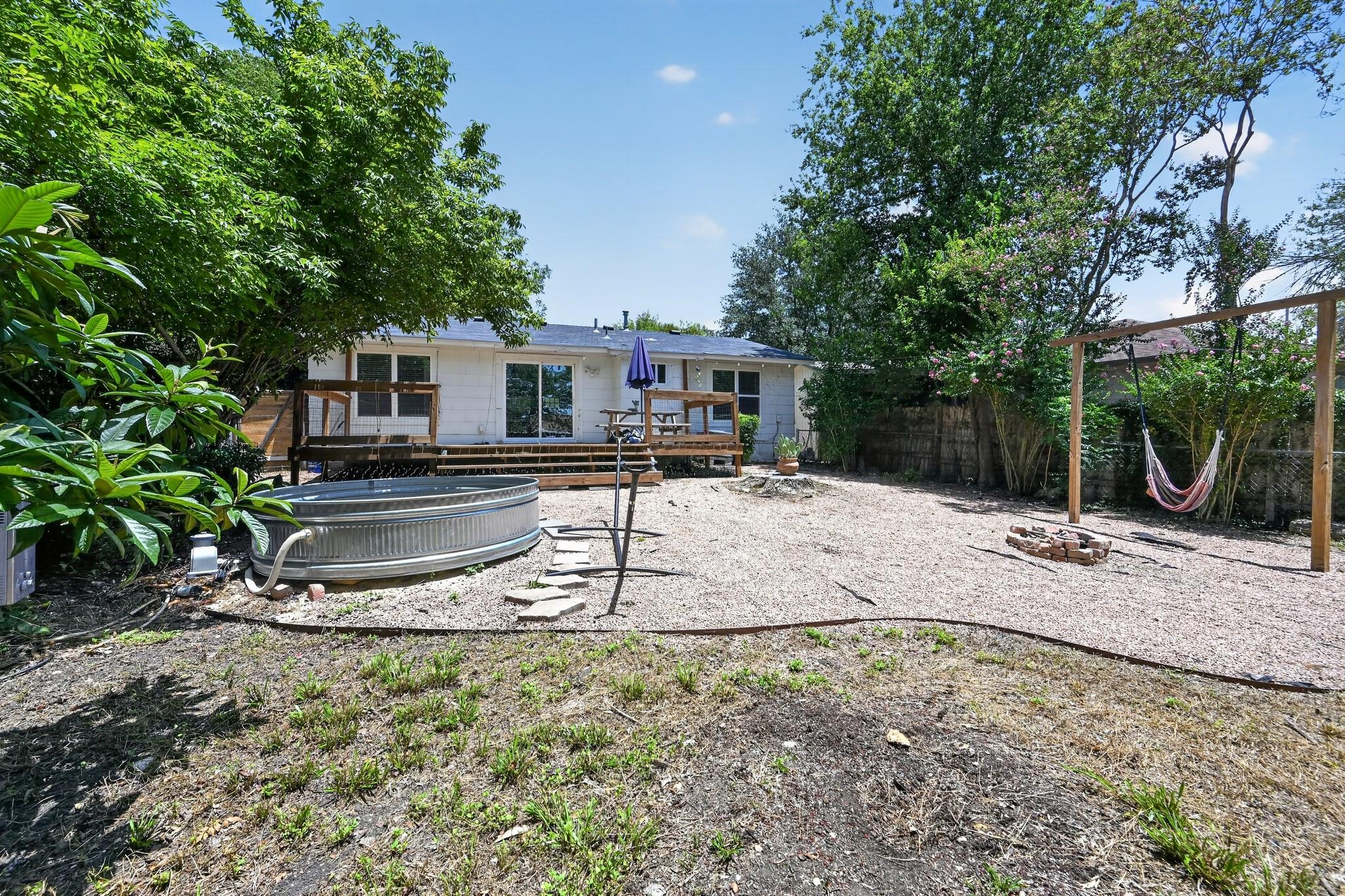 2321 Lakehurst Dr Property Photo 25