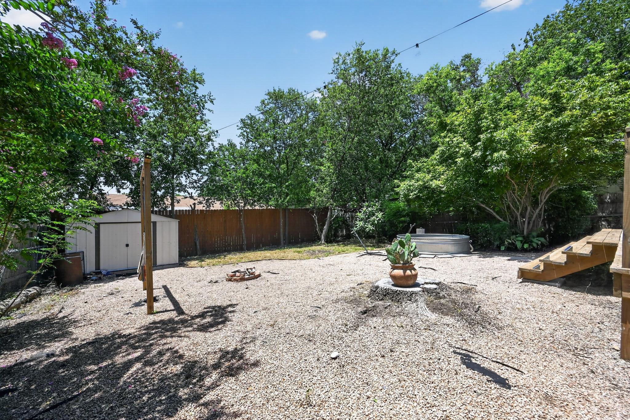2321 Lakehurst Dr Property Photo 29