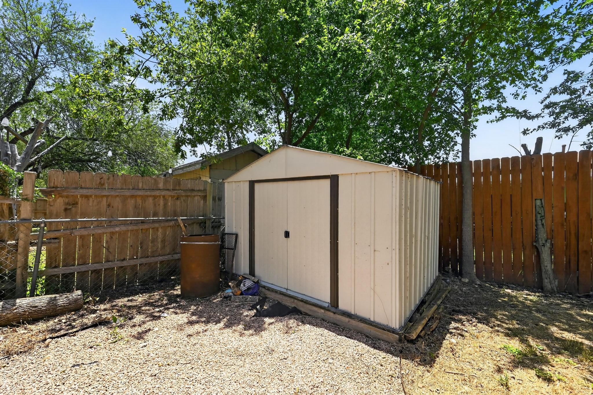2321 Lakehurst Dr Property Photo 30