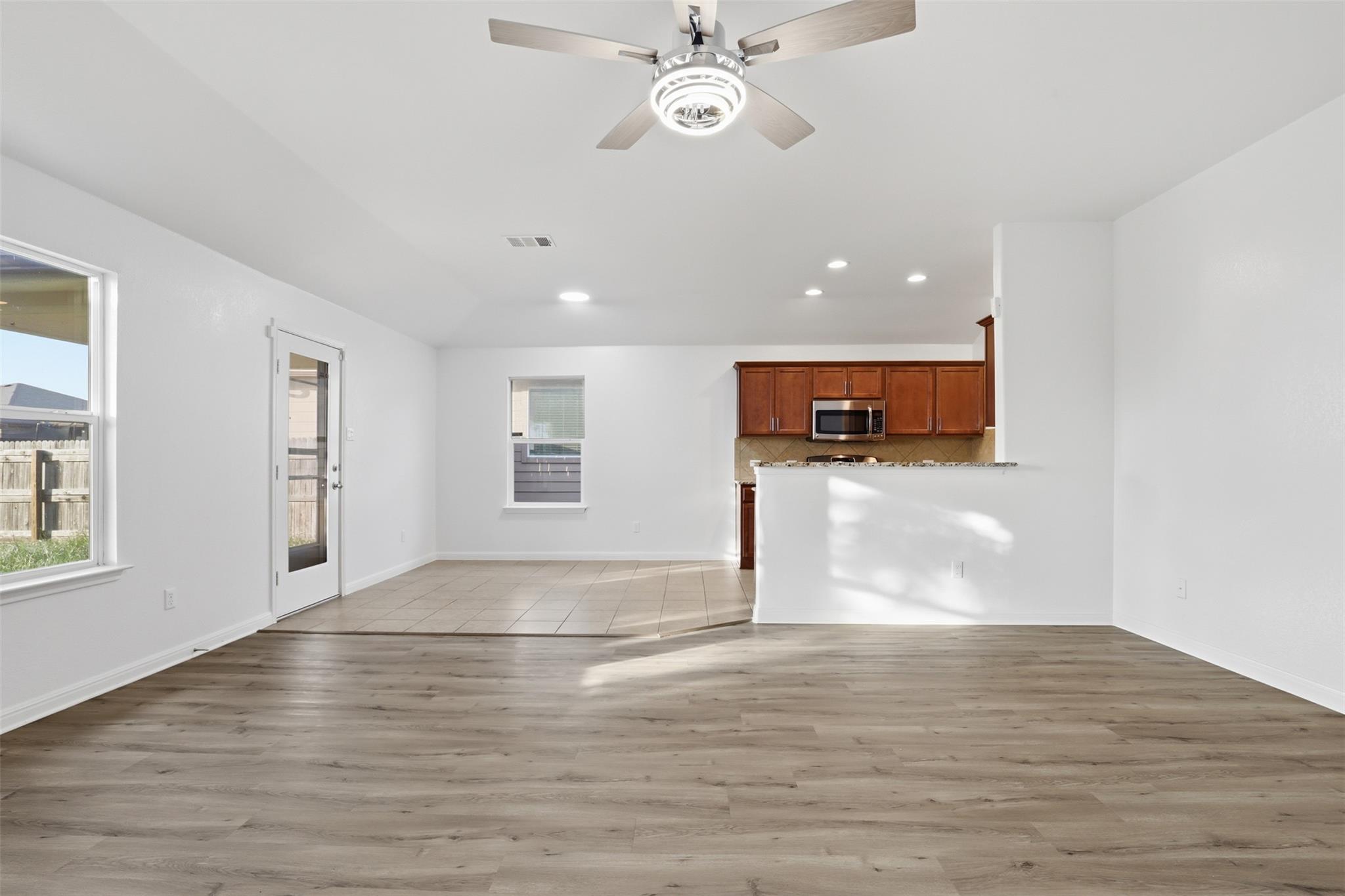 448 Nottingham Loop Property Photo 6