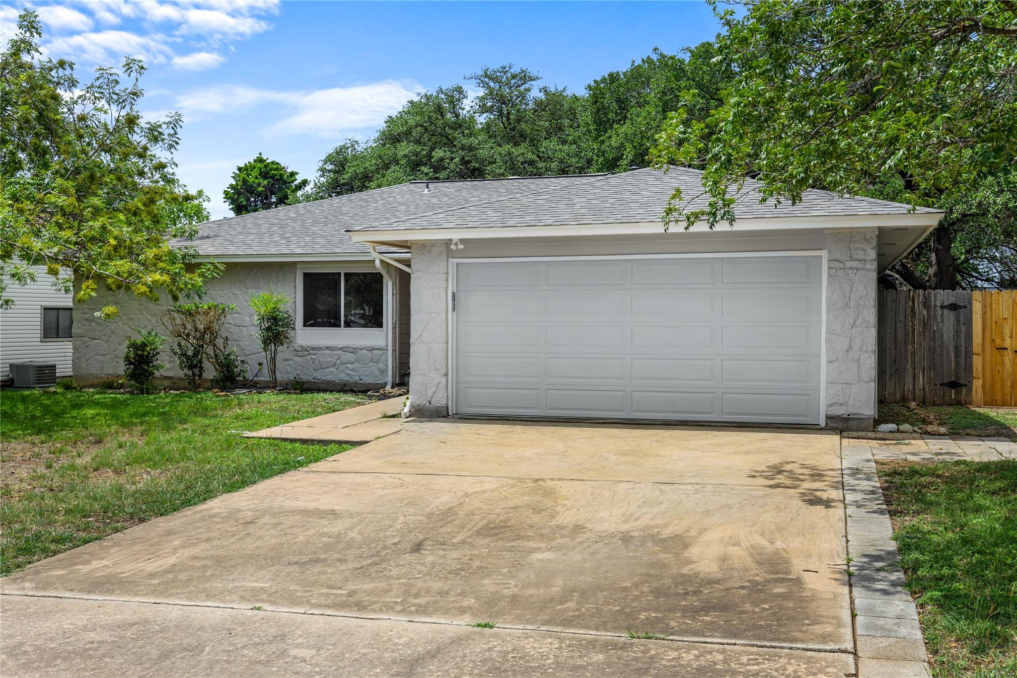 12225 Mosley Ln Property Photo 1