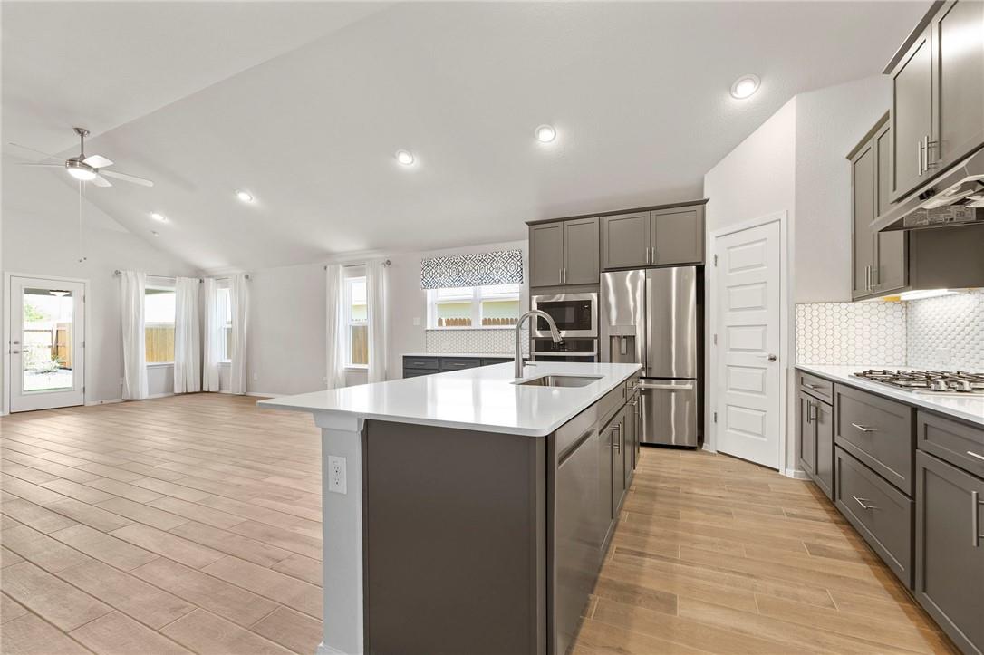 102 Crooked Trl Property Photo 8