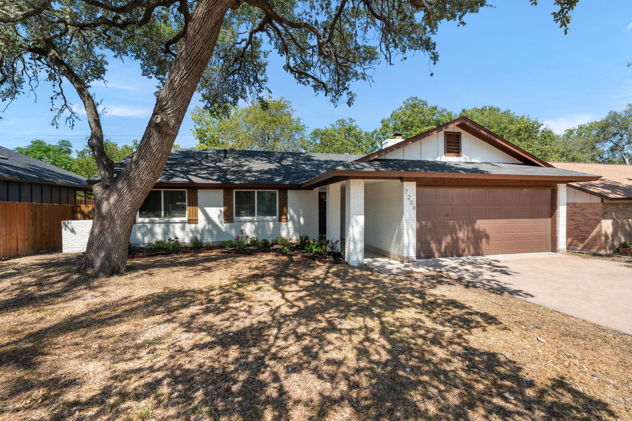 7204 Towering Oaks Dr Property Photo 3