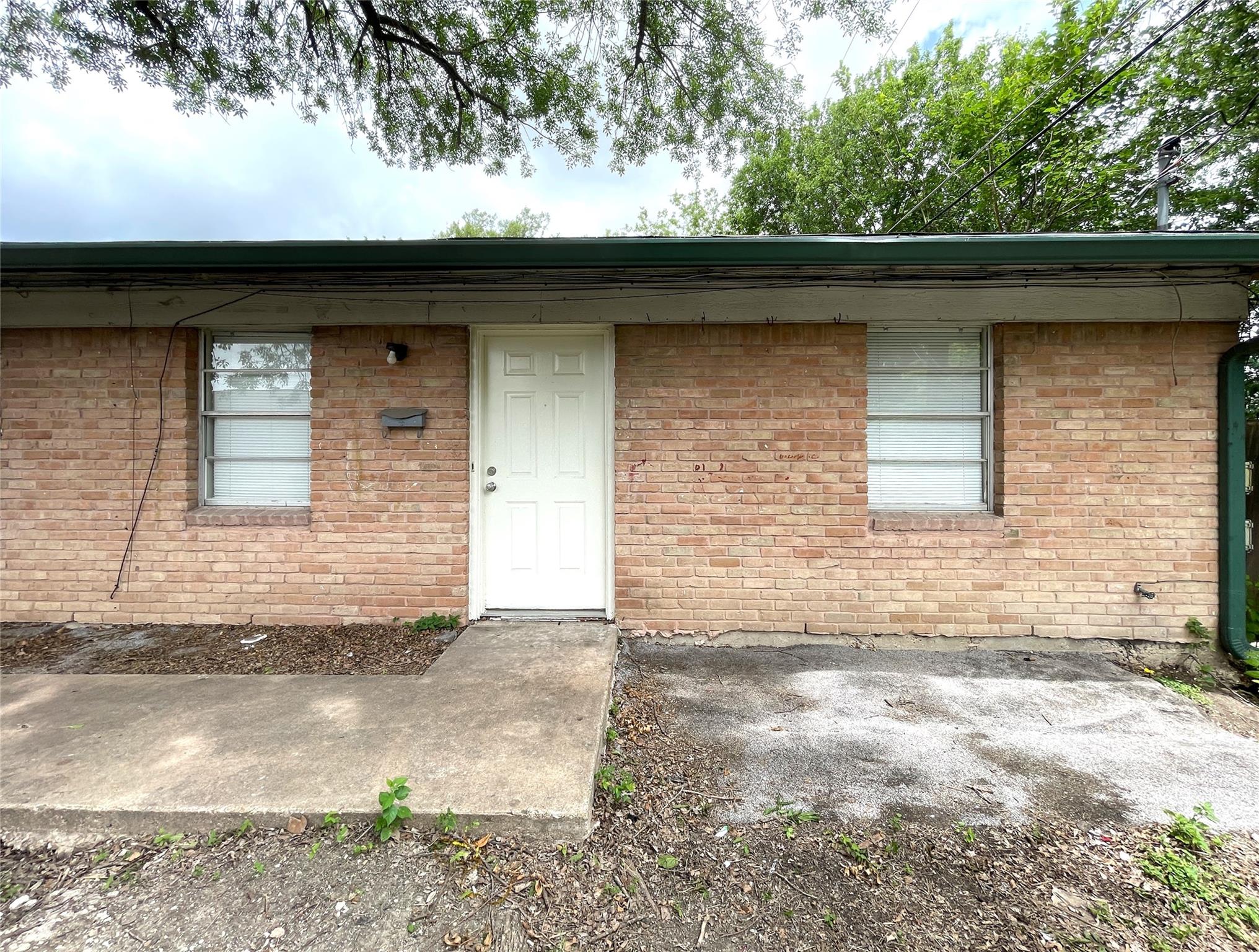 904 N Meadows Dr #d Property Photo 1