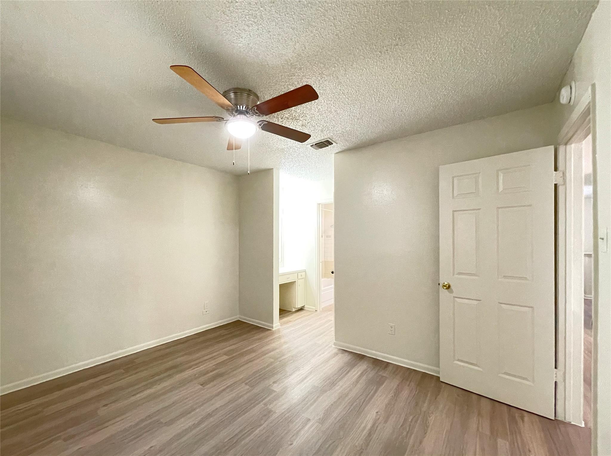 904 N Meadows Dr #d Property Photo 10
