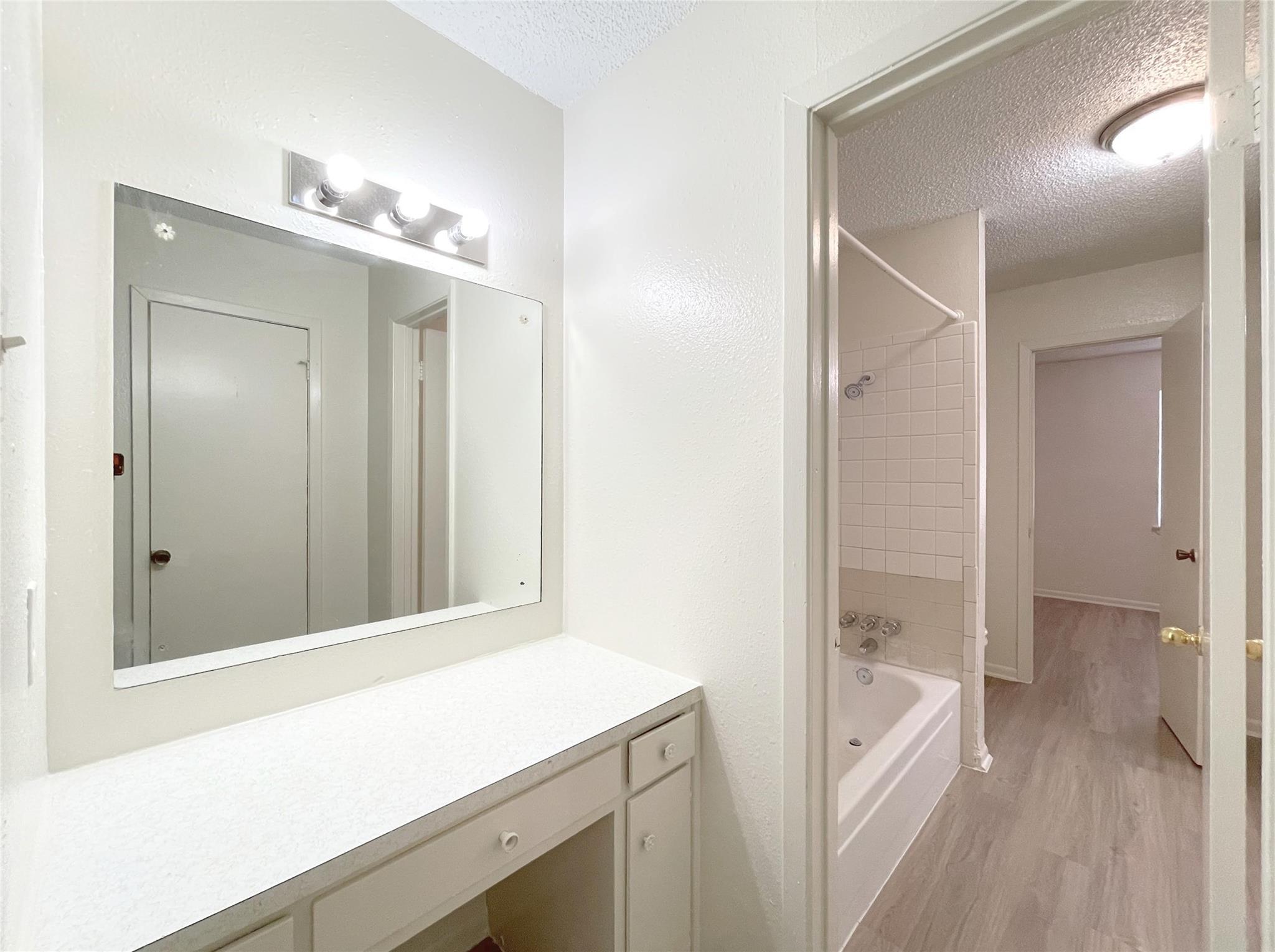 904 N Meadows Dr #d Property Photo 11
