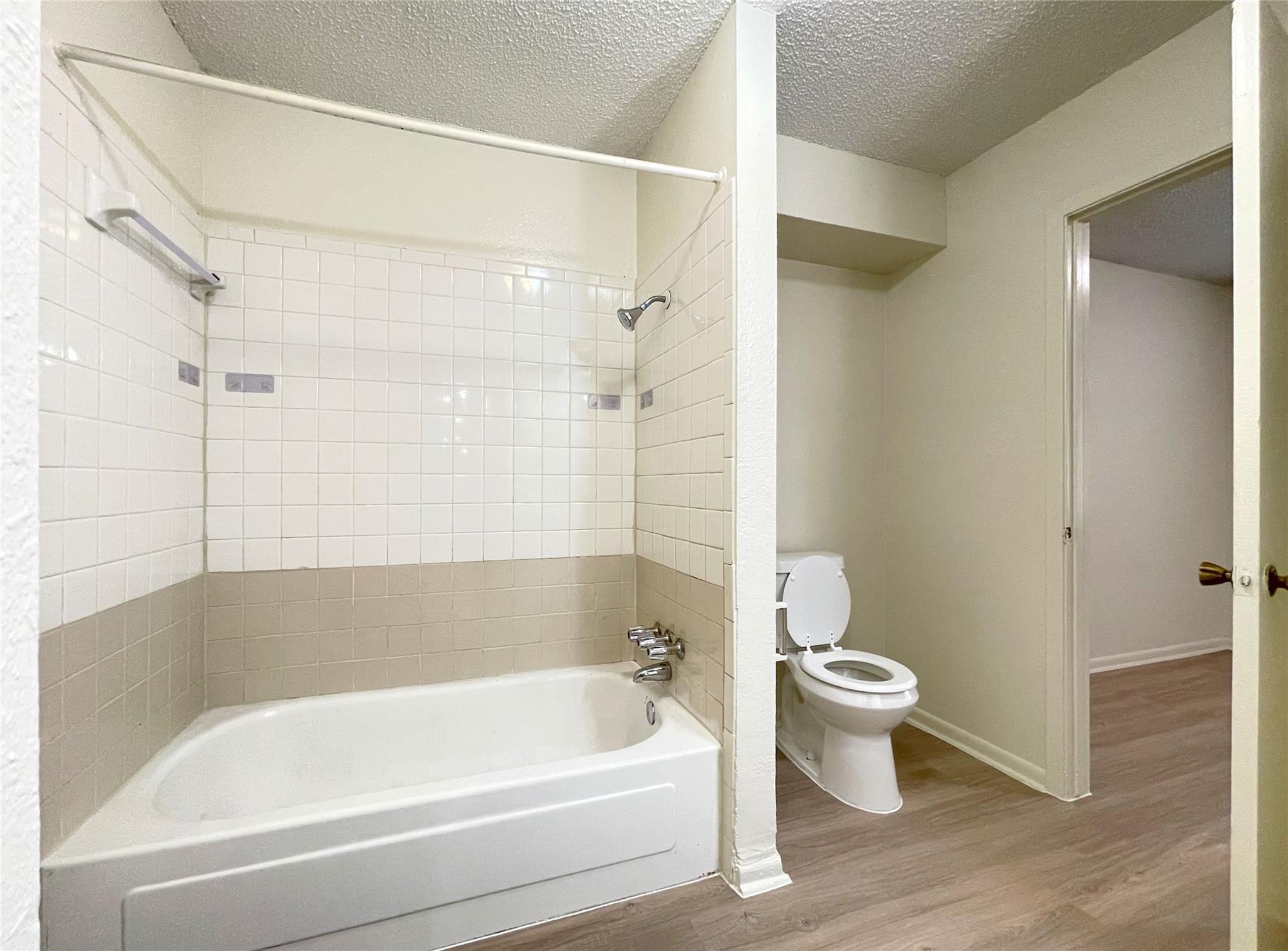 904 N Meadows Dr #d Property Photo 12