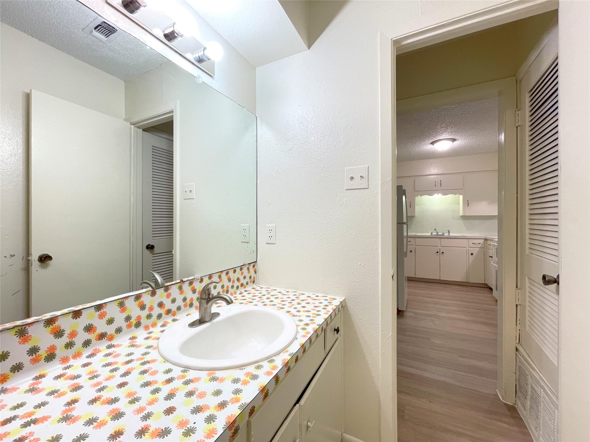 904 N Meadows Dr #d Property Photo 13