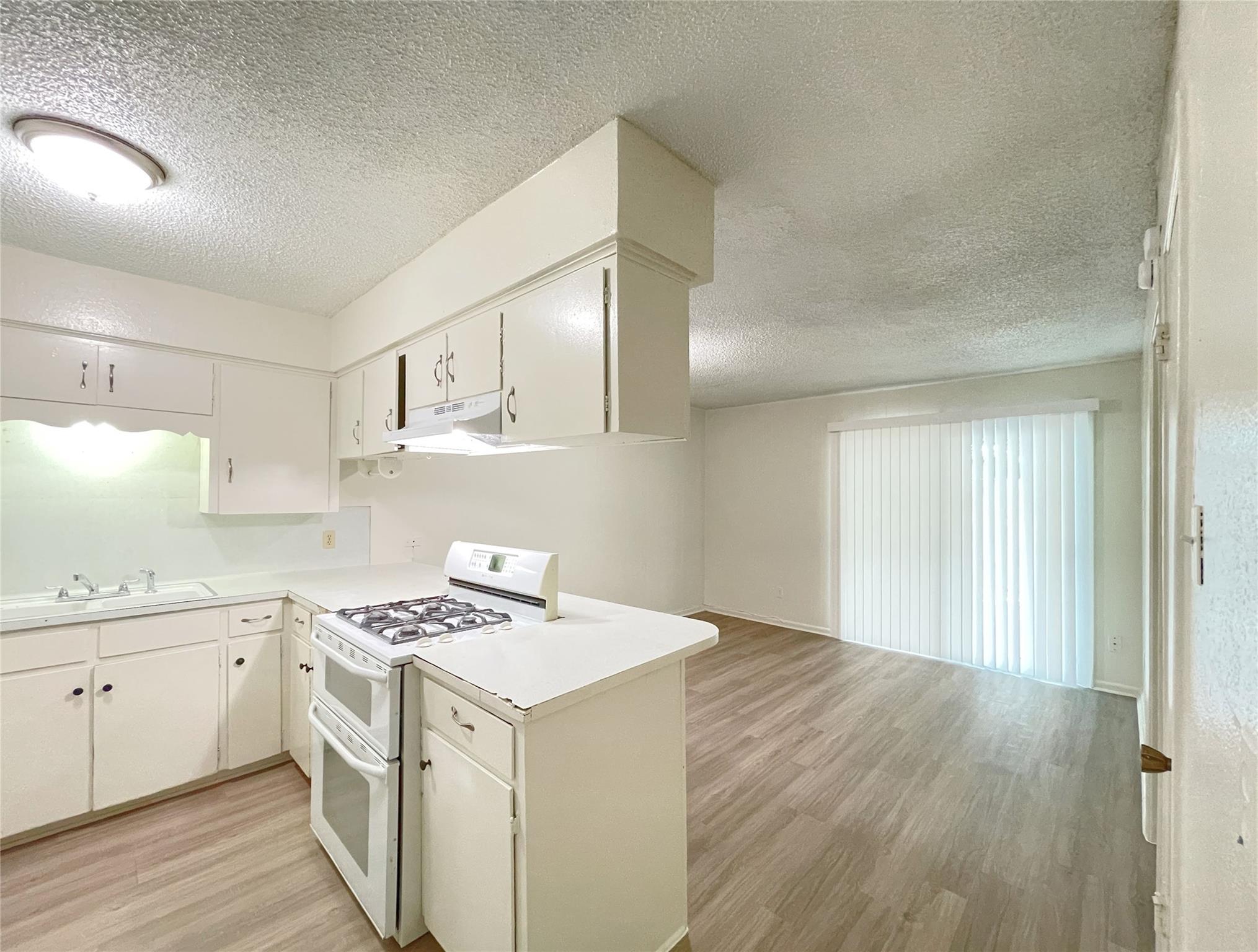 904 N Meadows Dr #d Property Photo 16