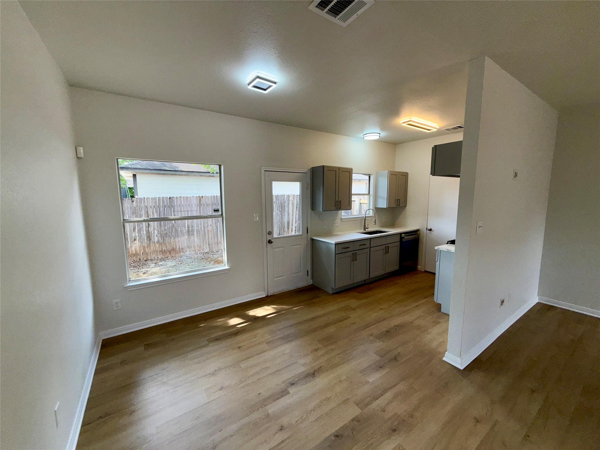 4505 Quicksilver Blvd Property Photo 3