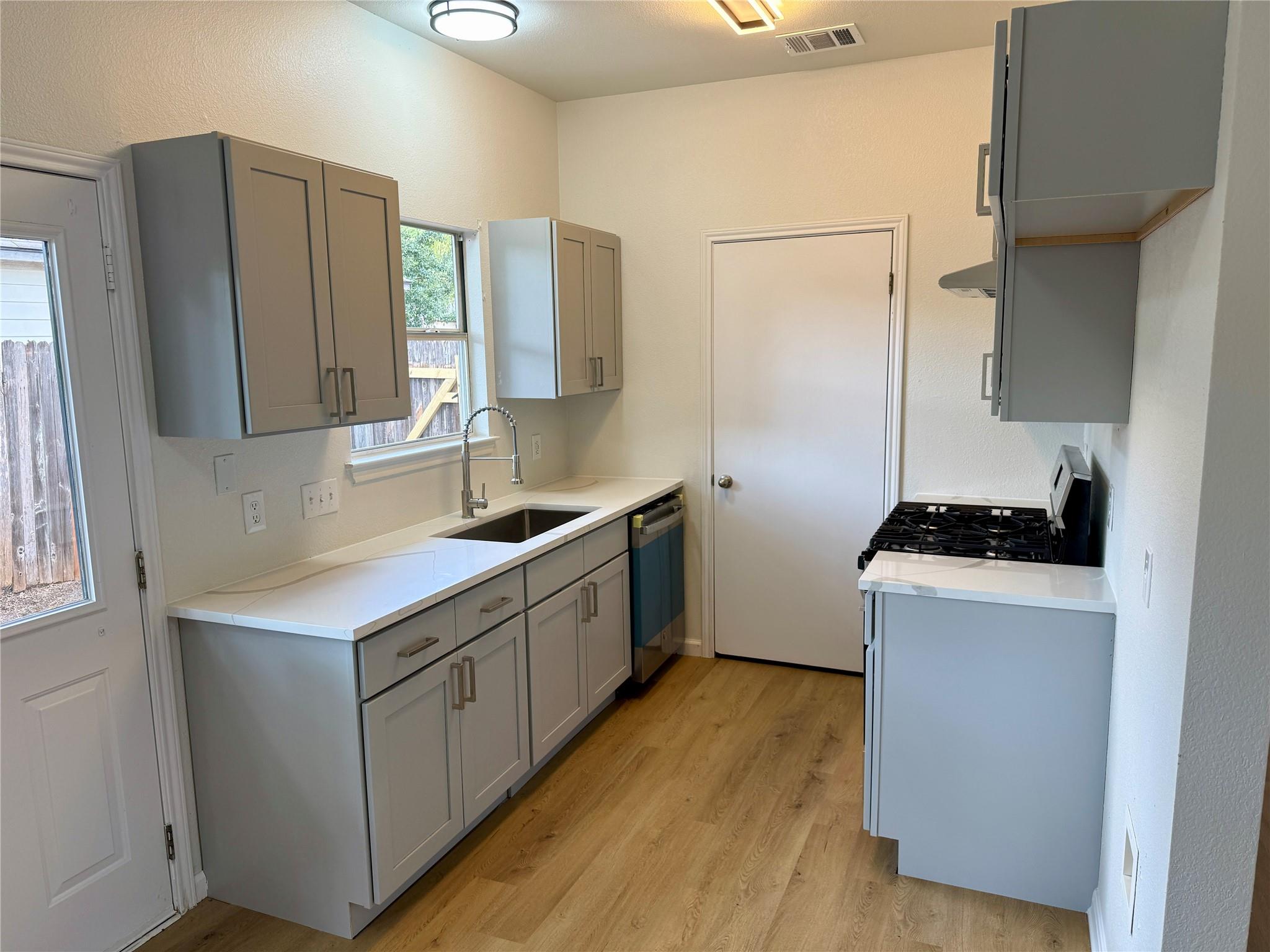 4505 Quicksilver Blvd Property Photo 4