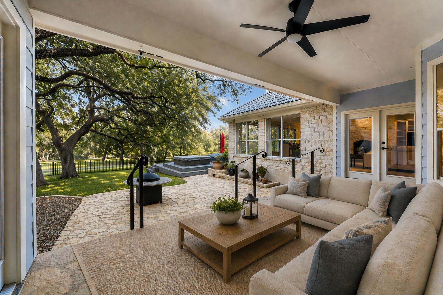 2016 Lakeway Blvd Property Photo 1