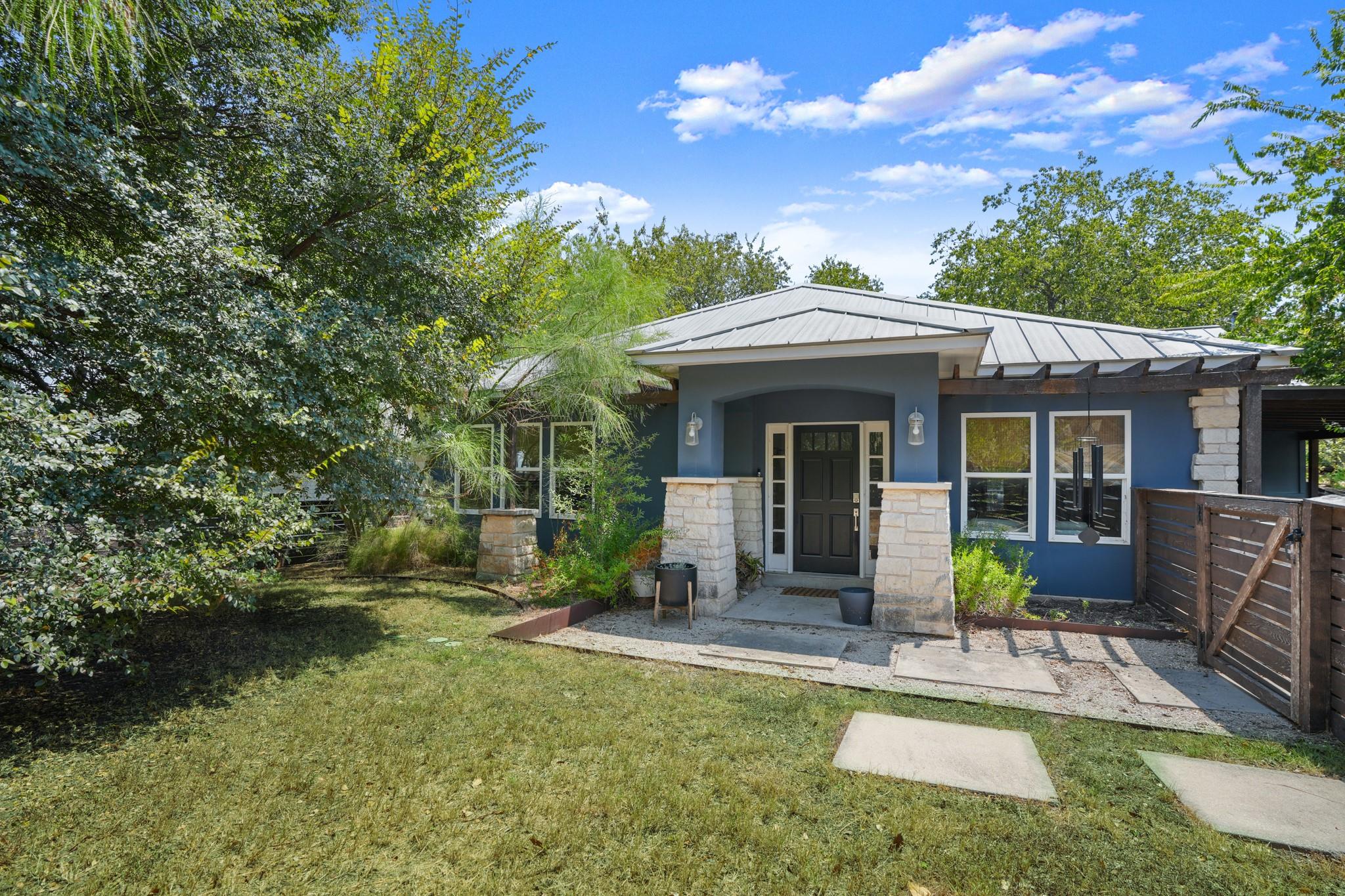 2501 Del Curto Rd Property Photo 1