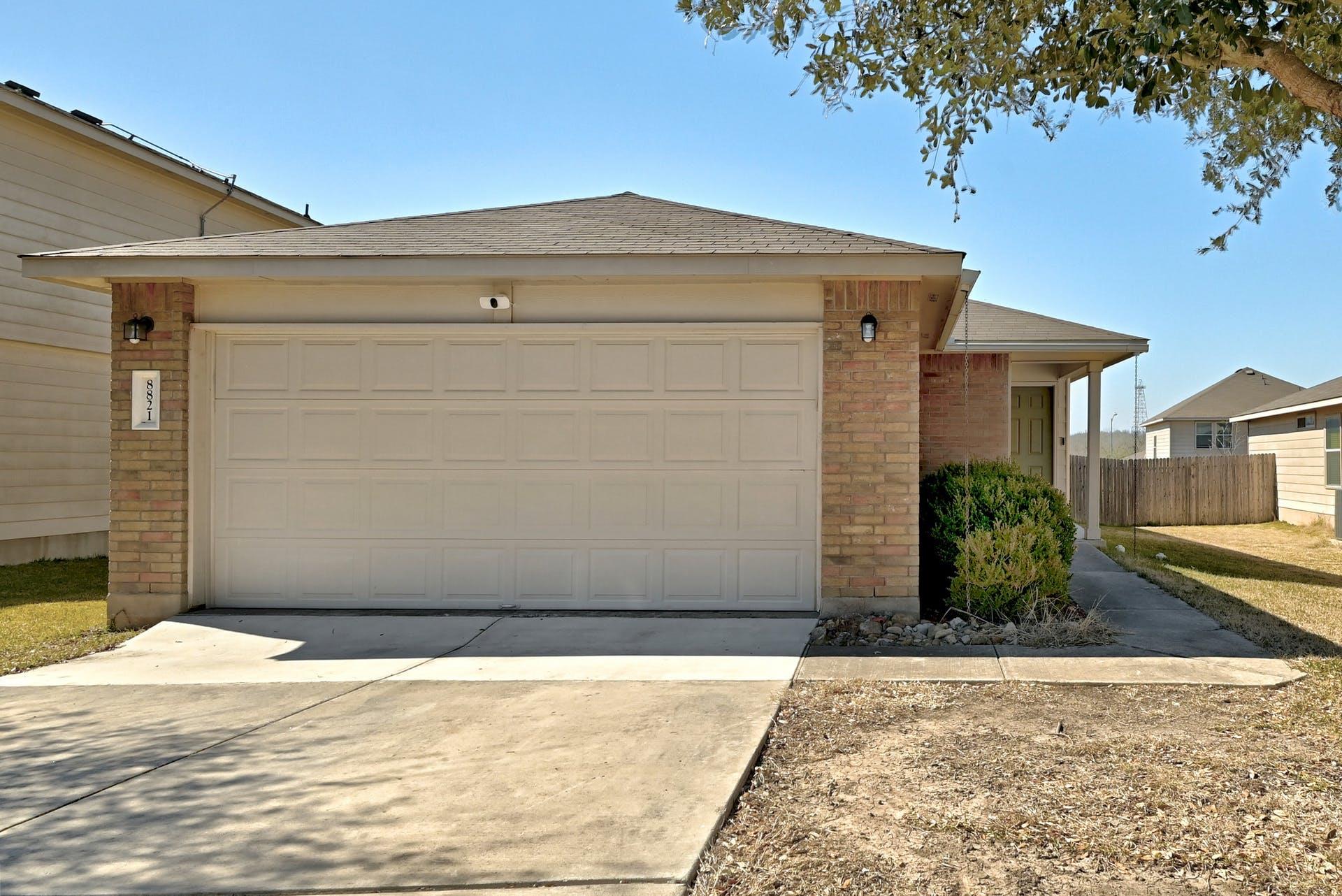 8821 Southwick Dr Property Photo
