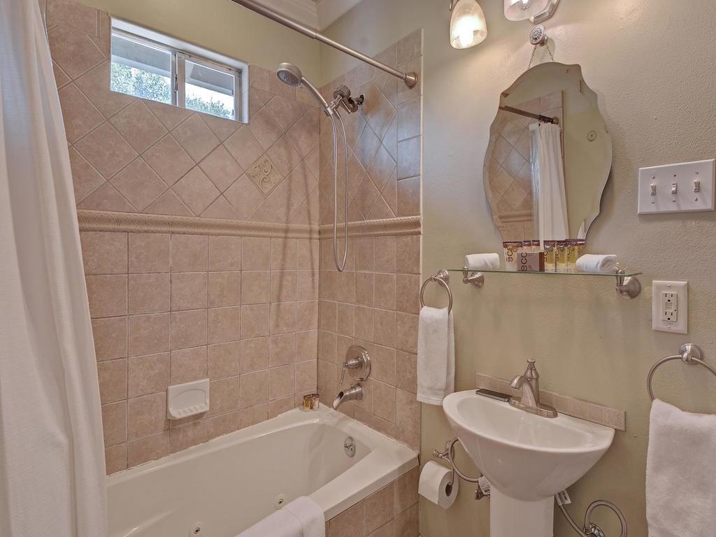 7451587 Property Photo 14