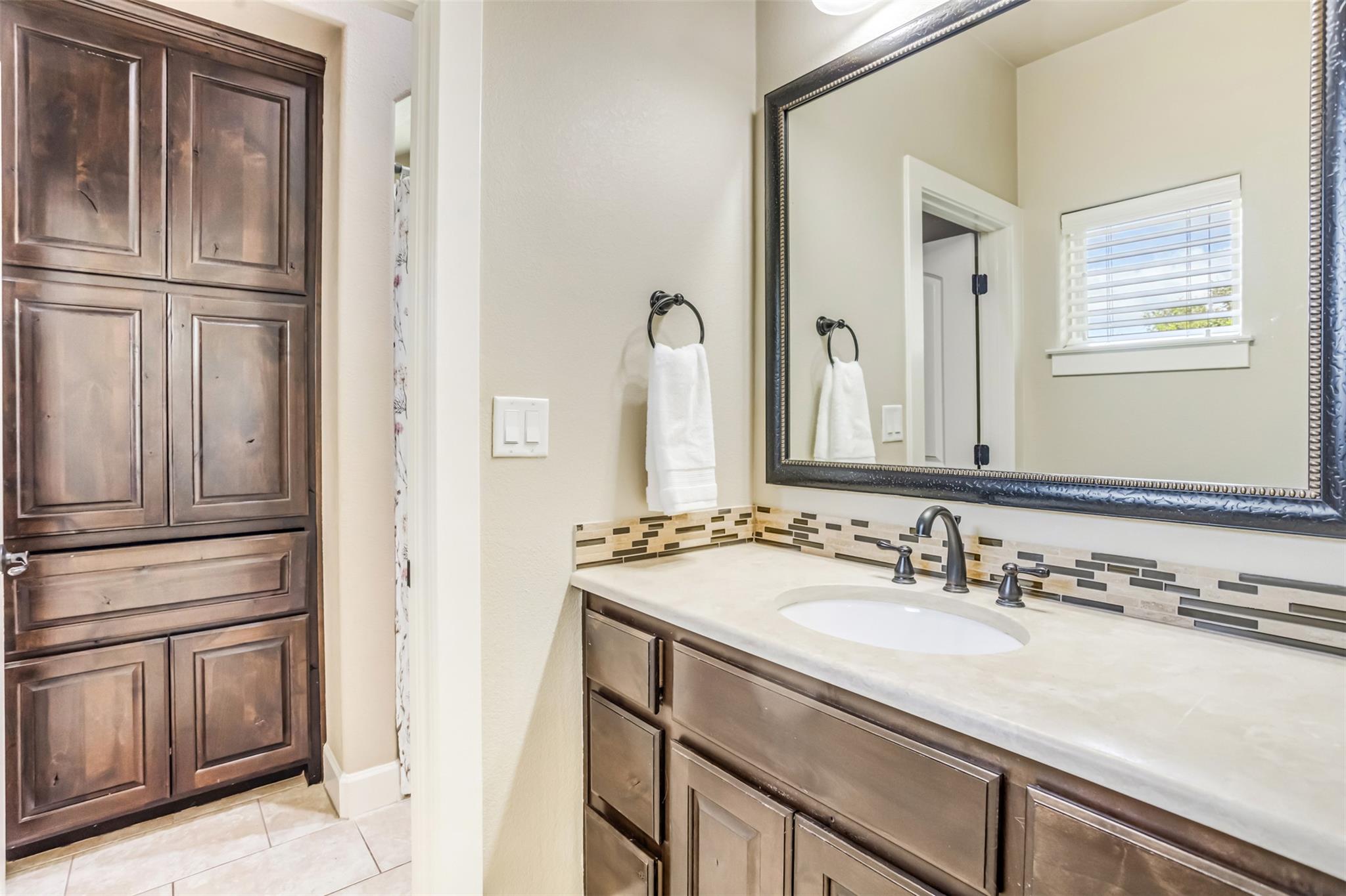 101 Adobe Cv Property Photo 21