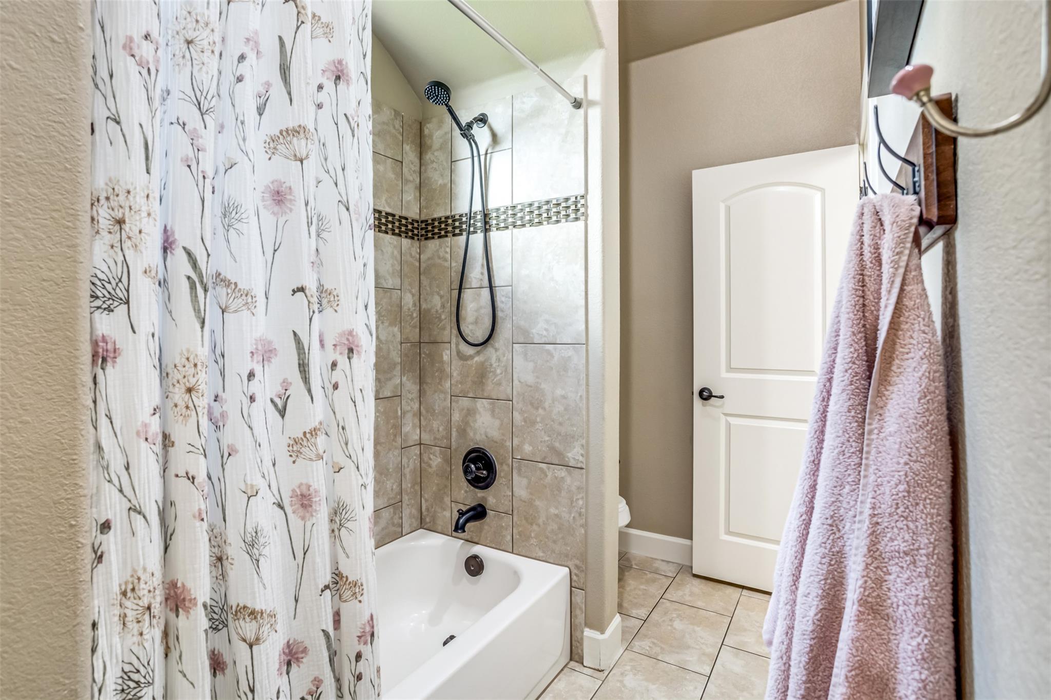 101 Adobe Cv Property Photo 22