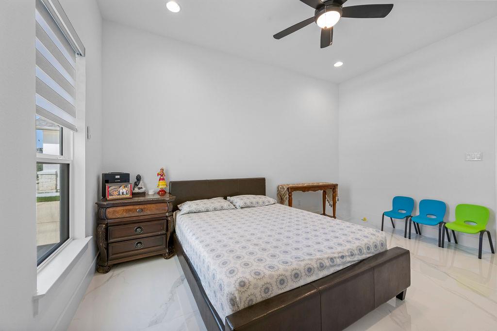 3304 Belted Galloway St Property Photo 20