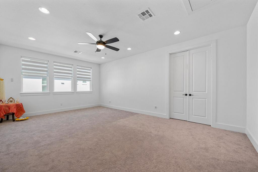 3304 Belted Galloway St Property Photo 33