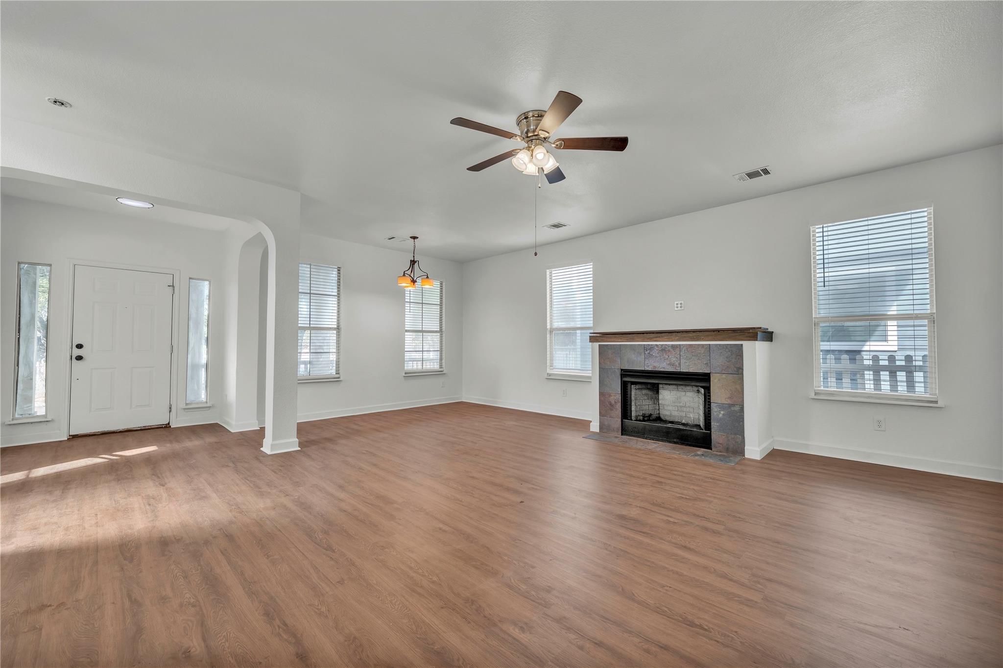 259 Mendez Loop Property Photo 4