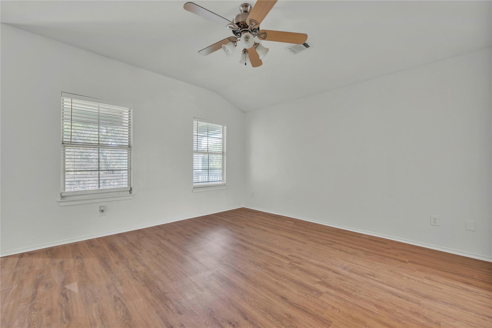 259 Mendez Loop Property Photo 9