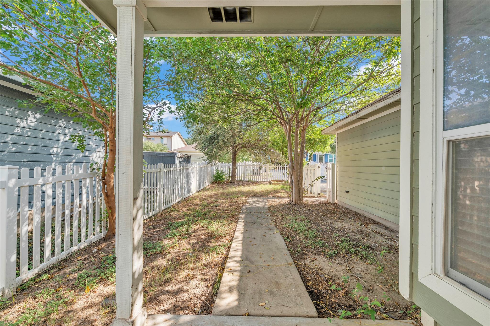 259 Mendez Loop Property Photo 23