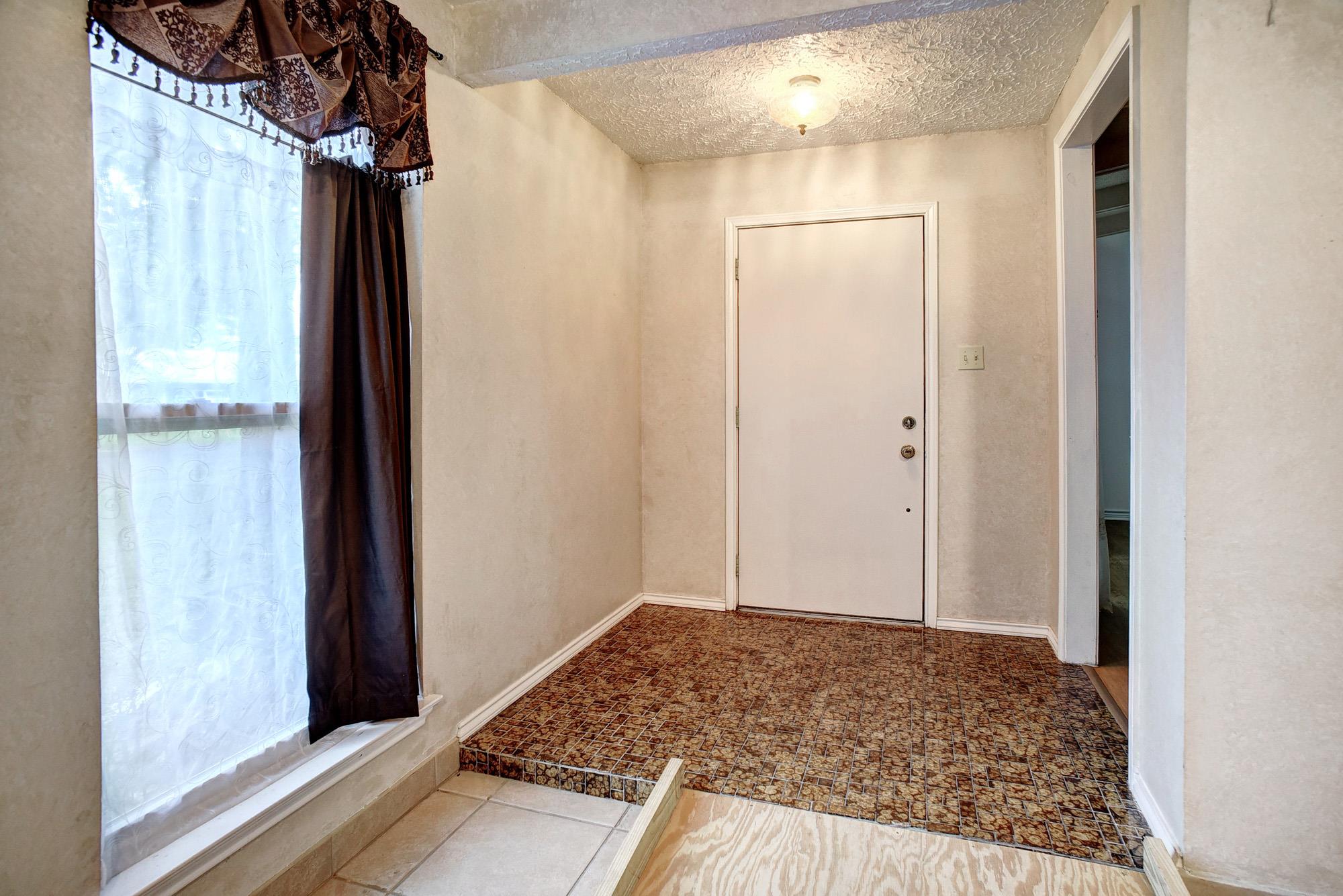 204 Maynard St Property Photo 5