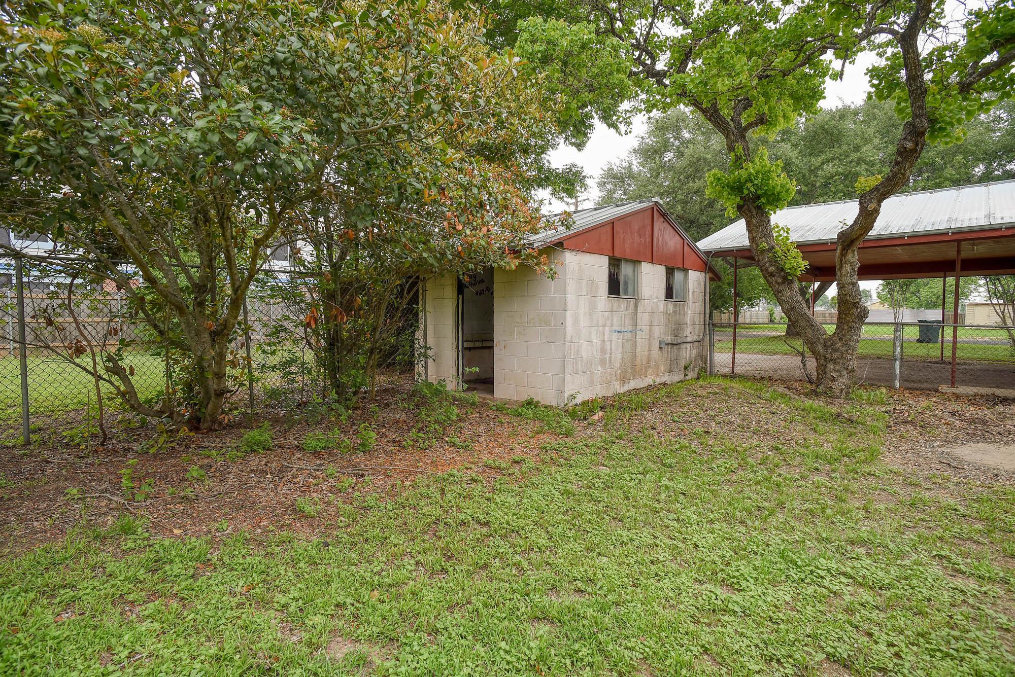 204 Maynard St Property Photo 40