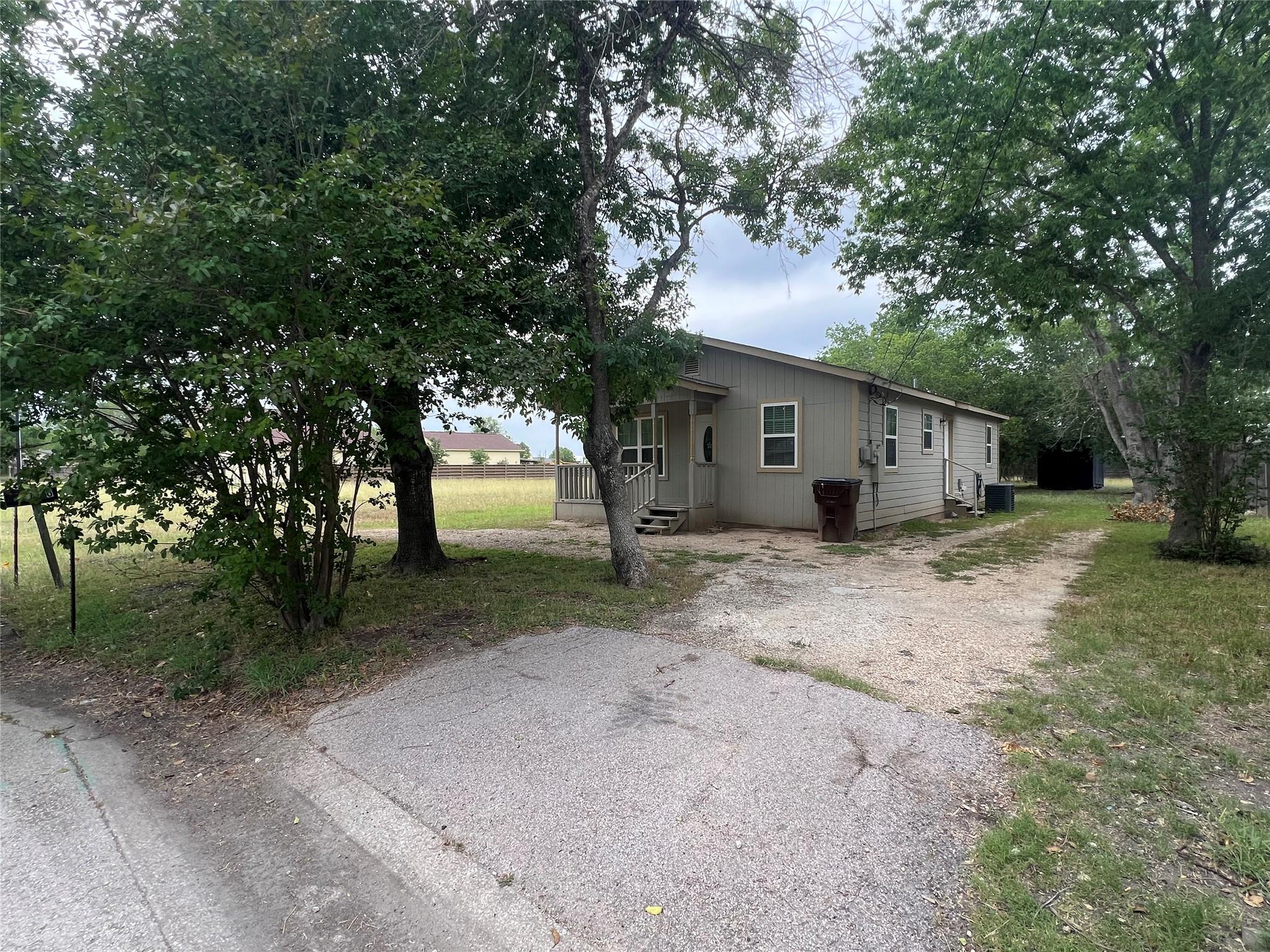 1310 Torres St Property Photo