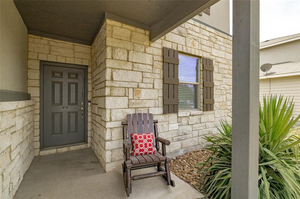 212 Fieldstone Rd Property Photo 3