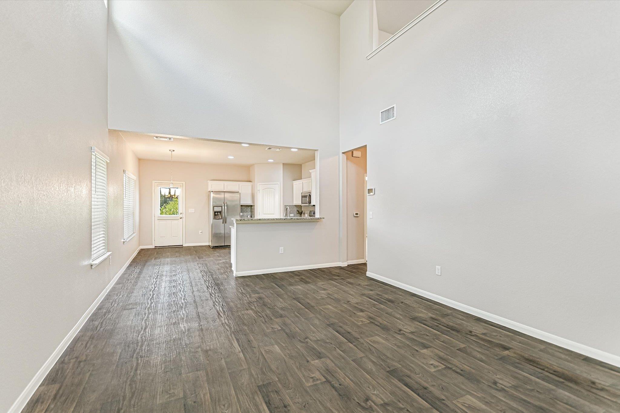 3417 Couch Dr Property Photo 5