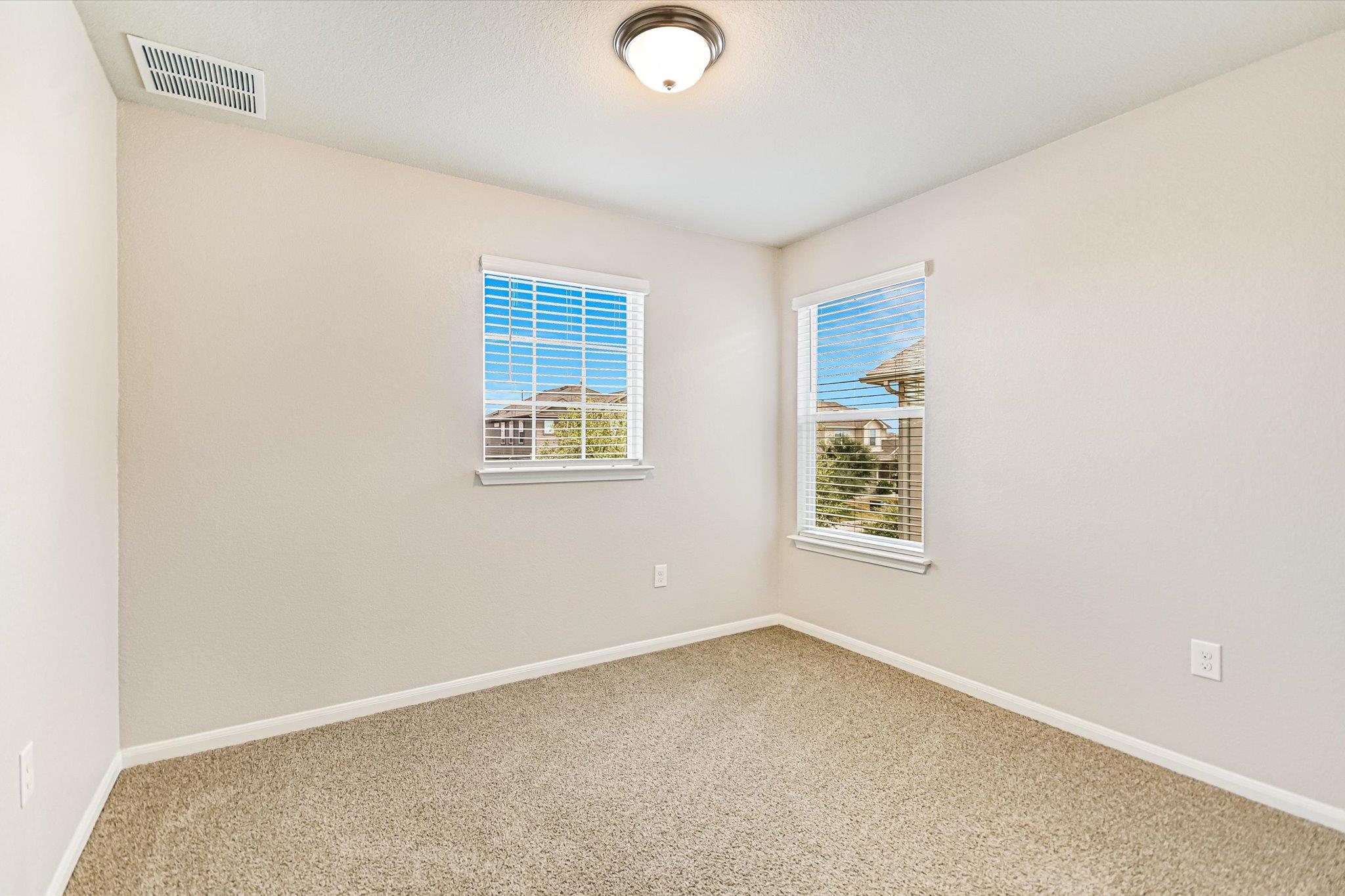 3417 Couch Dr Property Photo 17