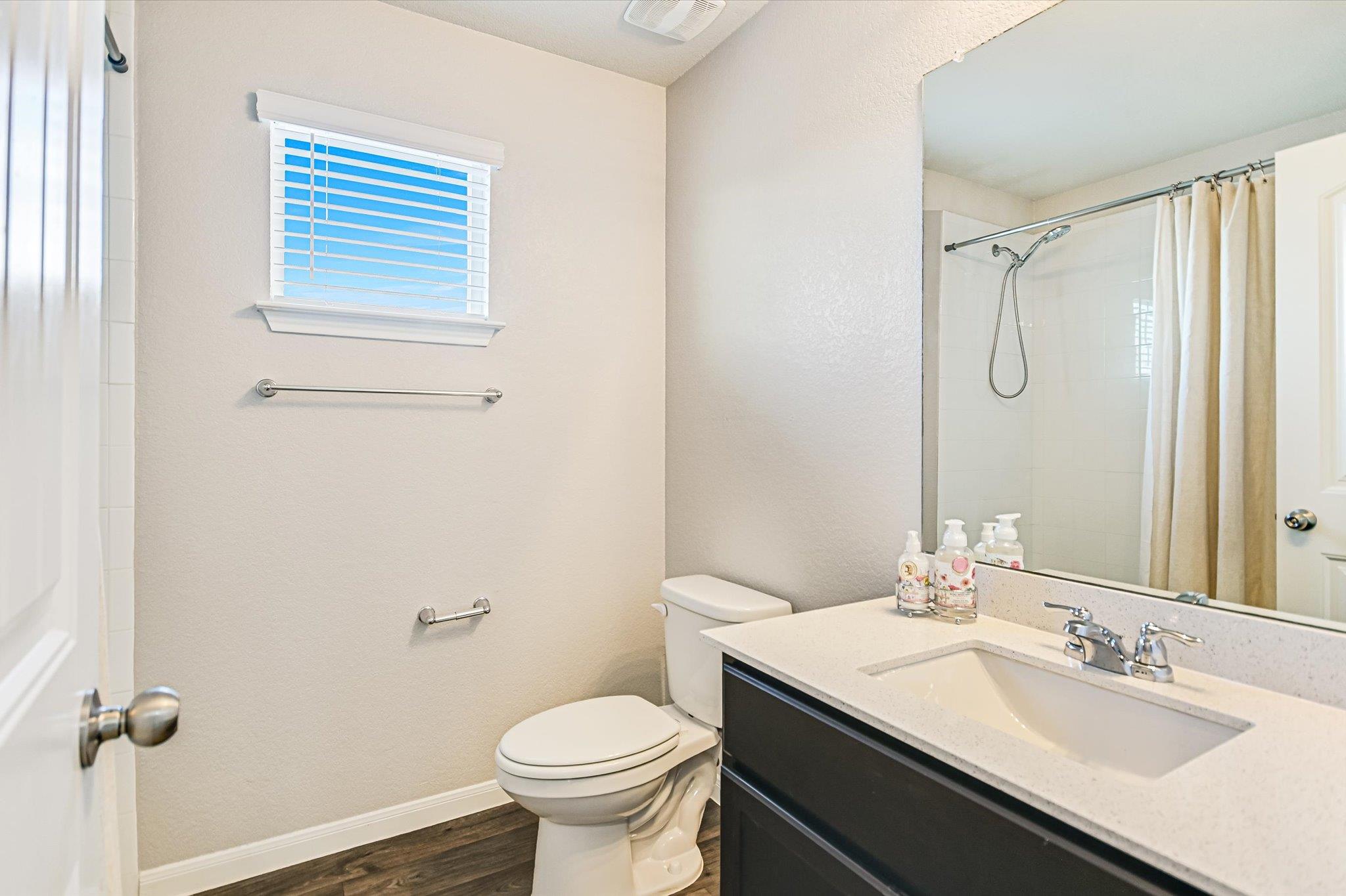 3417 Couch Dr Property Photo 20