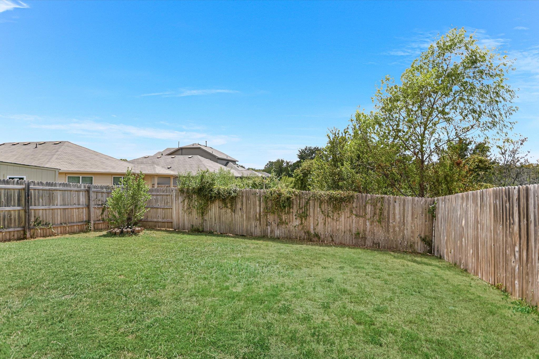 3417 Couch Dr Property Photo 25