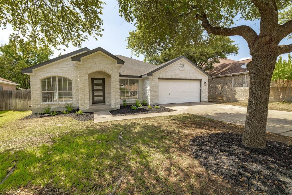 1203 Stepp Bnd Property Photo 3