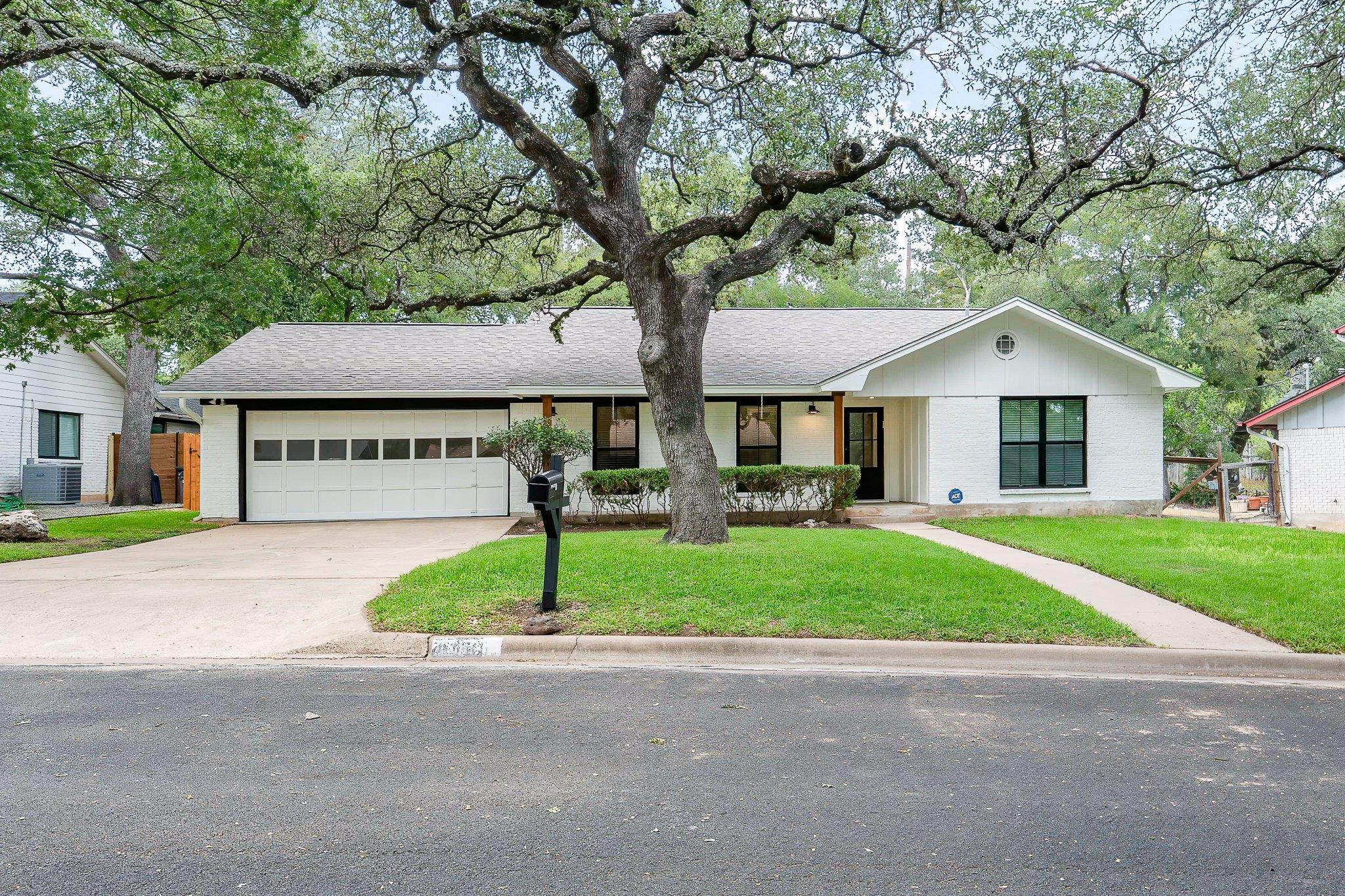 8806 Ridgehill Dr Property Photo 1