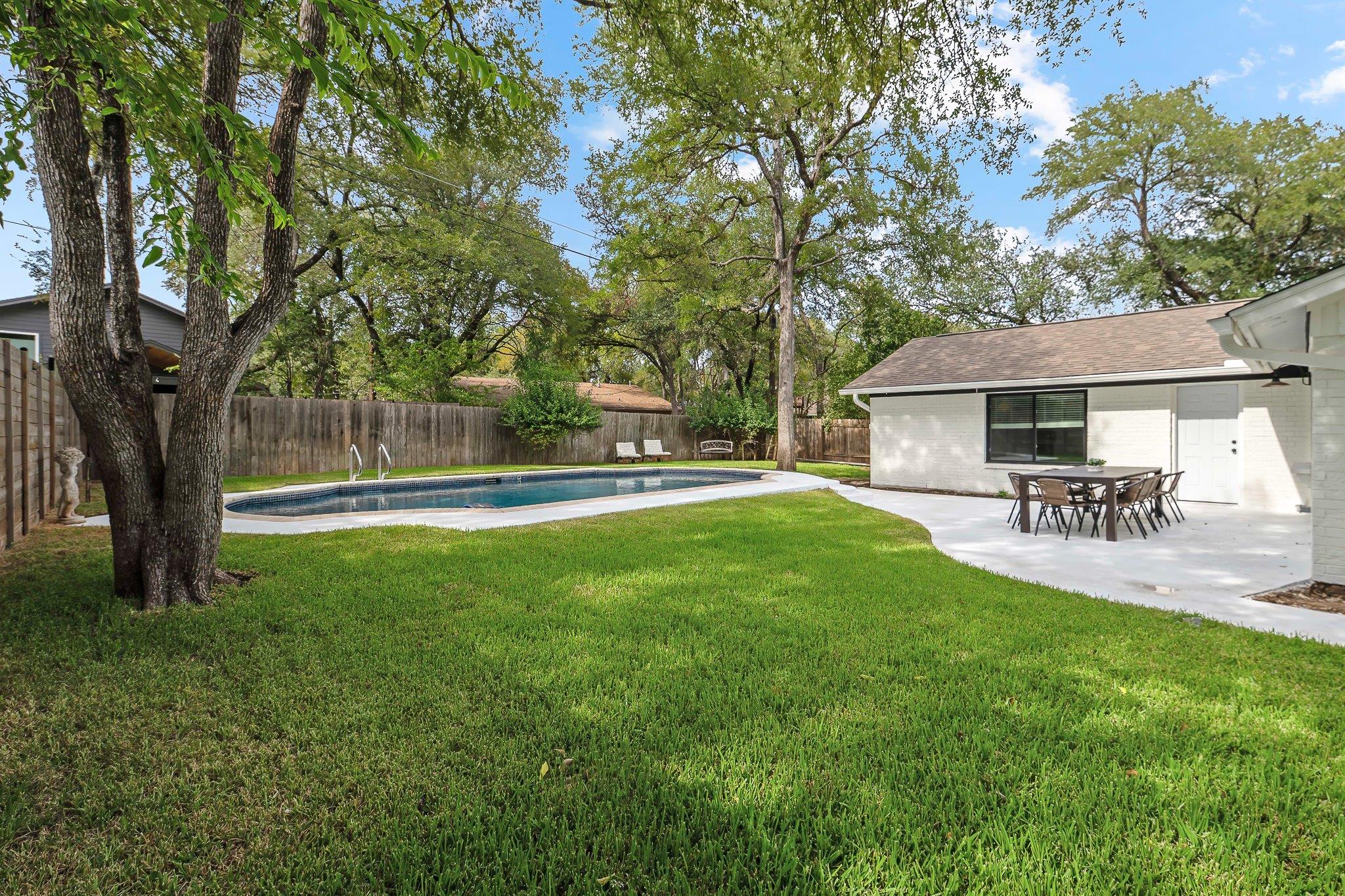 8806 Ridgehill Dr Property Photo 27