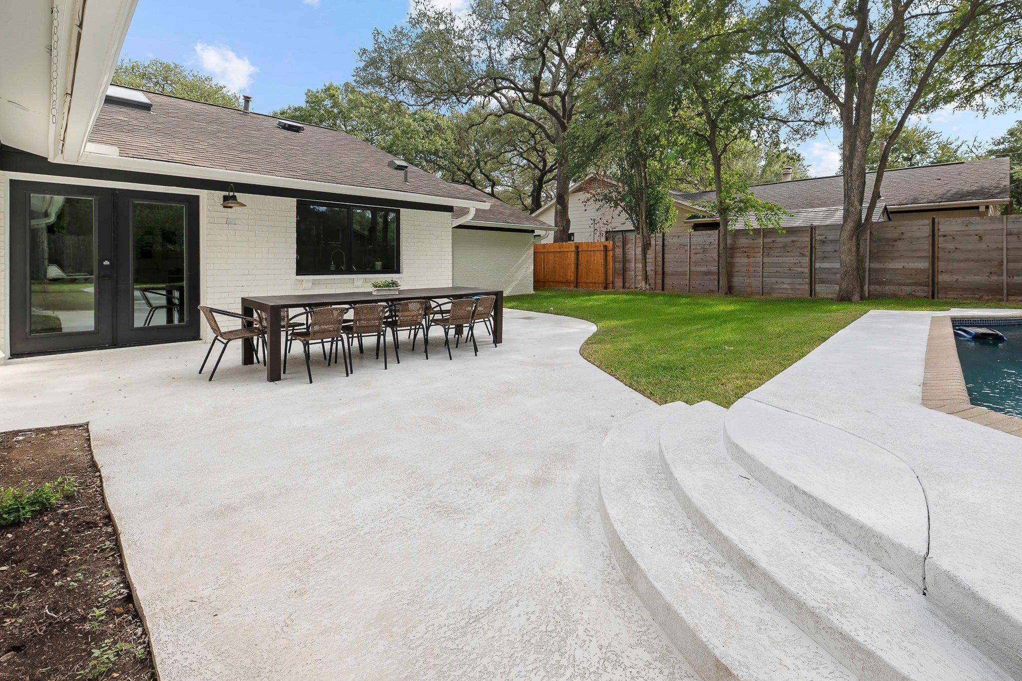 8806 Ridgehill Dr Property Photo 28
